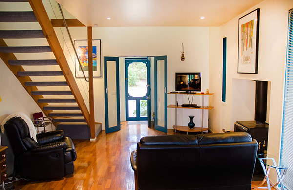 The Studio - Spacious Modern Designed Living Area